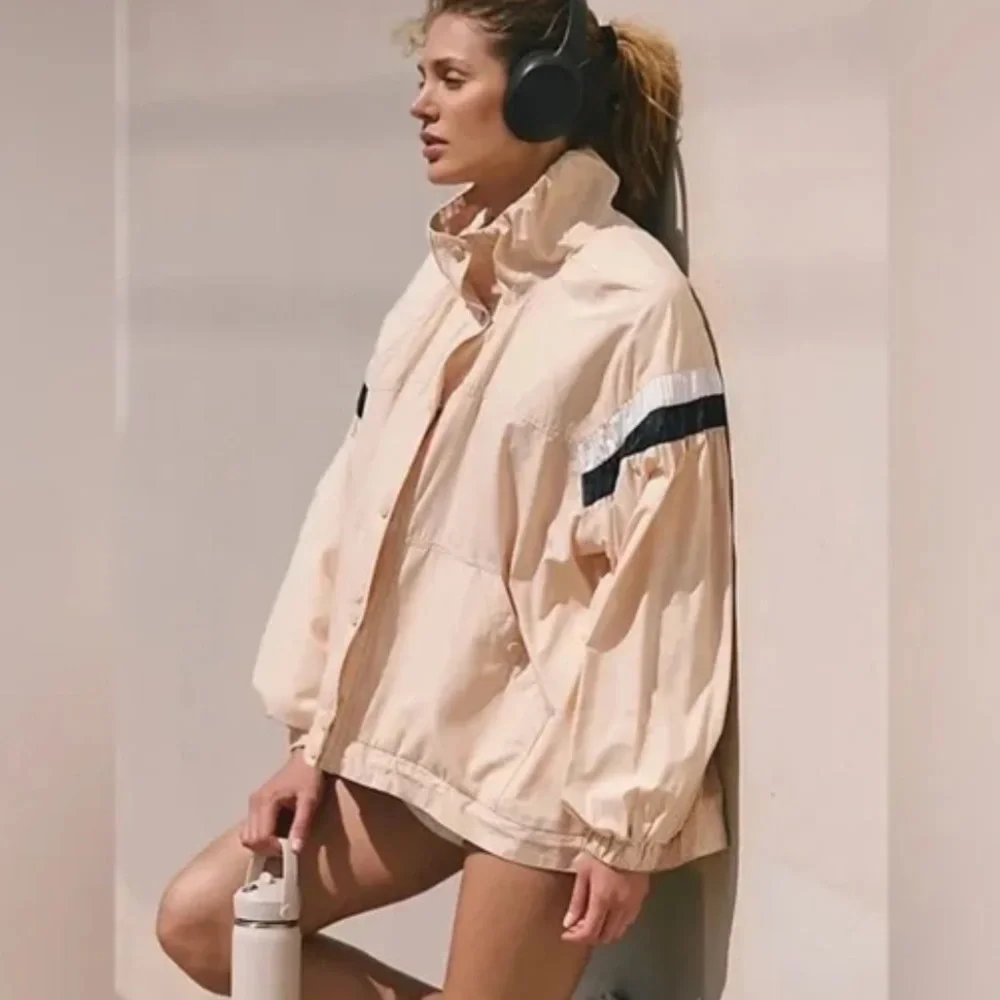 Free People Movement On The Go Windbreaker NWT size S - Picture 4 of 13